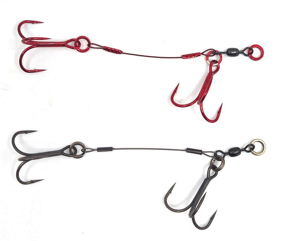 110520266a01b80a612c1.jpeg Savage Gear Carbon49 Corkscrew Stinger 2x 2 Adet İğne - Görsel 1